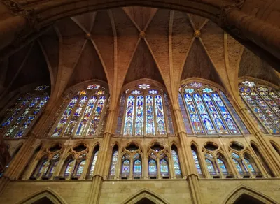 Discover the Lyrics to Primera Cita Carin Leon - Unveiling the Meaning and Emotions!