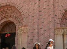 Discover the Captivating Lyrics of Primera Cita That Will Sweep You Off Your Feet